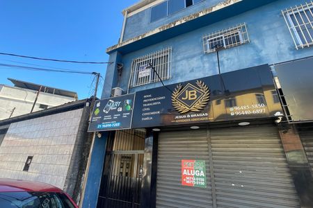 Fachada de casa para alugar com 2 quartos, 54m² em Parque Centenario, Duque de Caxias