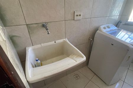 Área de Serviço de casa para alugar com 2 quartos, 54m² em Parque Centenario, Duque de Caxias