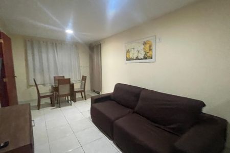 Sala de casa para alugar com 2 quartos, 54m² em Parque Centenario, Duque de Caxias