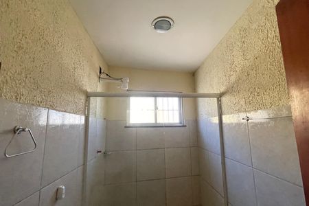Banheiro de casa para alugar com 2 quartos, 54m² em Parque Centenario, Duque de Caxias