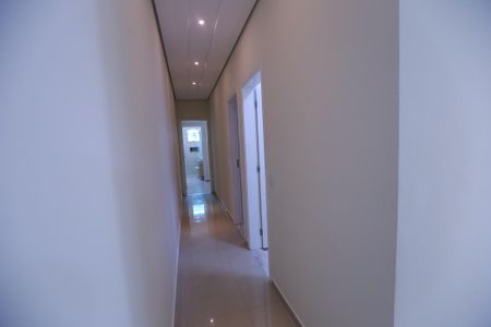 Casa para alugar com 207m², 4 quartos e 2 vagas Casa para alugar com 207m², 4 quartos e 2 vagasCorredor