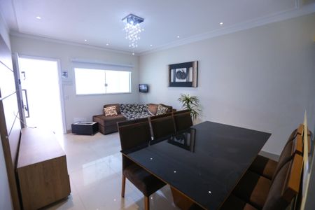 Casa para alugar com 207m², 4 quartos e 2 vagas Casa para alugar com 207m², 4 quartos e 2 vagasSala