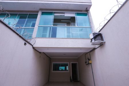 Casa para alugar com 207m², 4 quartos e 2 vagas Casa para alugar com 207m², 4 quartos e 2 vagasFachada