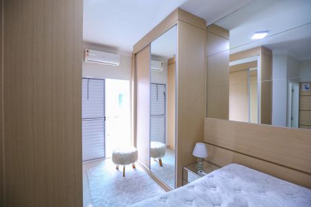 Casa para alugar com 207m², 4 quartos e 2 vagas Casa para alugar com 207m², 4 quartos e 2 vagasCloset da Suíte