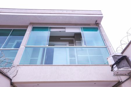 Casa para alugar com 207m², 4 quartos e 2 vagas Casa para alugar com 207m², 4 quartos e 2 vagasFachada