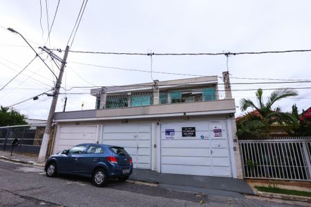 Casa para alugar com 207m², 4 quartos e 2 vagas Casa para alugar com 207m², 4 quartos e 2 vagasFachada