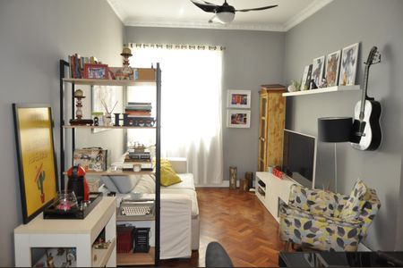 Apartamento à venda com 60m², 2 quartos e sem vagaSala