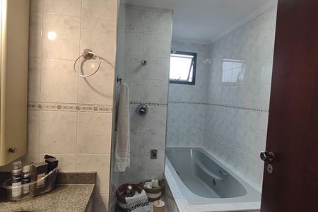 Apartamento à venda com 96m², 3 quartos e 1 vagaBanheiro da Suíte