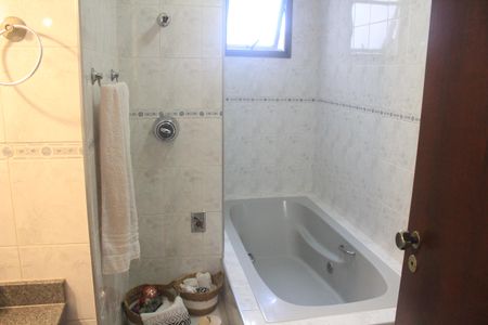 Apartamento à venda com 96m², 3 quartos e 1 vagaBanheiro da Suíte