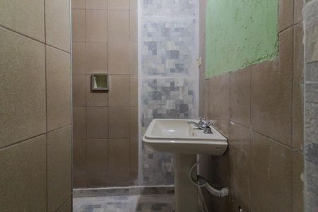 Casa para alugar com 200m², 2 quartos e 1 vaga Casa para alugar com 200m², 2 quartos e 1 vagaBanheiro social 2