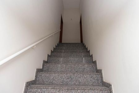 Apartamento para alugar com 40m², 2 quartos e 1 vaga Apartamento para alugar com 40m², 2 quartos e 1 vagaEscada