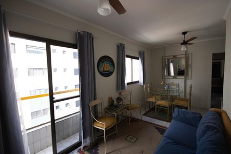 Sala de apartamento para alugar com 2 quartos, 85m² em Vila Tupi, Praia Grande