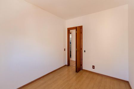 Apartamento à venda com 94m², 3 quartos e 1 vaga Apartamento à venda com 94m², 3 quartos e 1 vagaQuarto 2