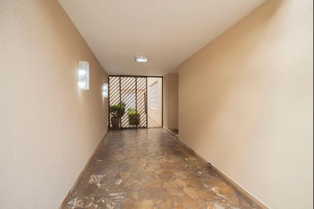 Garagem de casa à venda com 4 quartos, 340m² em Planalto Paulista, São Paulo