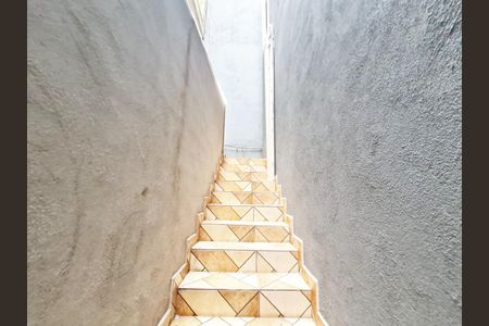 Casa para alugar com 52m², 1 quarto e sem vagaEscadas