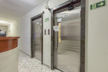 Apartamento à venda com 34m², 1 quarto e sem vagaElevadores