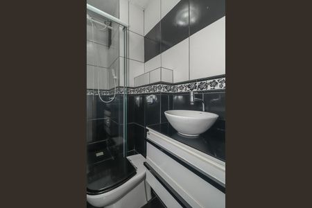 Banheiro de apartamento para alugar com 1 quarto, 38m² em Rubem Berta, Porto Alegre