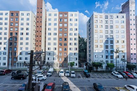 Vista sala de apartamento para alugar com 2 quartos, 54m² em Jardim Vivan, São Paulo