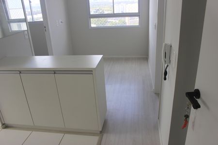 Sala de apartamento para alugar com 2 quartos, 36m² em Vila das Bandeiras, Guarulhos