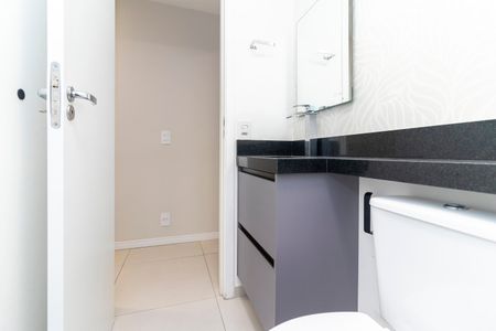 Apartamento à venda com 48m², 2 quartos e sem vaga Apartamento à venda com 48m², 2 quartos e sem vagaBanheiro