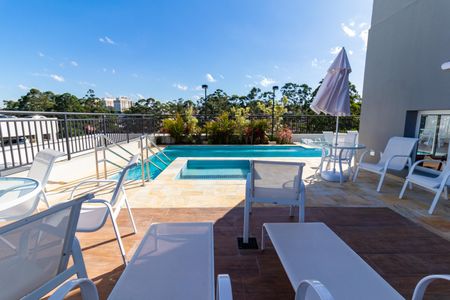 Apartamento à venda com 48m², 2 quartos e sem vaga Apartamento à venda com 48m², 2 quartos e sem vagaÁrea comum - Piscina