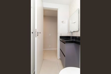 Apartamento à venda com 48m², 2 quartos e sem vaga Apartamento à venda com 48m², 2 quartos e sem vagaBanheiro