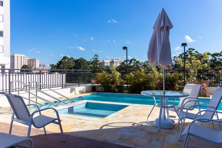 Apartamento à venda com 48m², 2 quartos e sem vaga Apartamento à venda com 48m², 2 quartos e sem vagaÁrea comum - Piscina