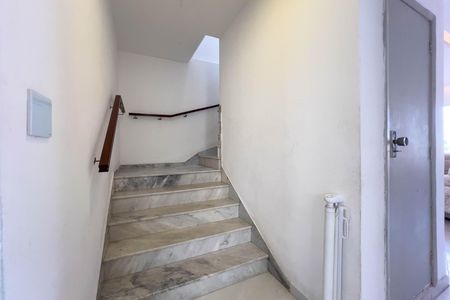 Escada de casa à venda com 4 quartos, 240m² em Vila São José (ipiranga), São Paulo