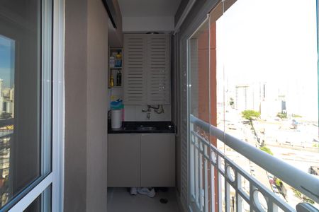 Apartamento à venda com 32m², 1 quarto e sem vaga Apartamento à venda com 32m², 1 quarto e sem vagaSacada da Sala