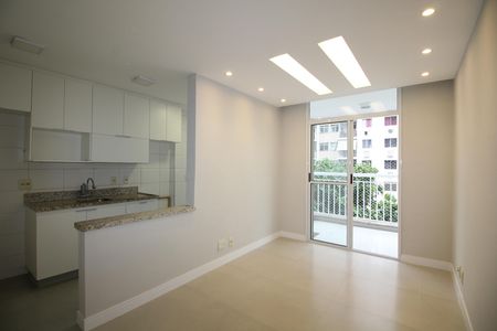 Sala de apartamento para alugar com 2 quartos, 52m² em Anil, Rio de Janeiro