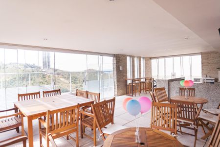 Apartamento para alugar com 105m², 3 quartos e 2 vagas Apartamento para alugar com 105m², 3 quartos e 2 vagasÁrea comum - Churrasqueira