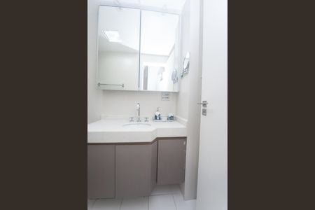 Apartamento para alugar com 105m², 3 quartos e 2 vagas Apartamento para alugar com 105m², 3 quartos e 2 vagasBanheiro da Suíte