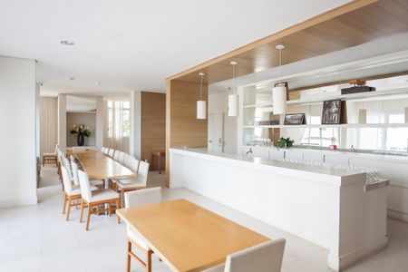 Apartamento para alugar com 105m², 3 quartos e 2 vagas Apartamento para alugar com 105m², 3 quartos e 2 vagasÁrea comum - Salão de festas 2