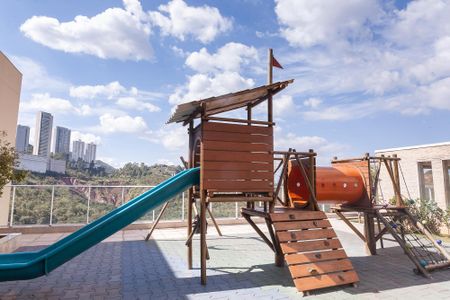 Apartamento para alugar com 105m², 3 quartos e 2 vagas Apartamento para alugar com 105m², 3 quartos e 2 vagasÁrea comum - Playground