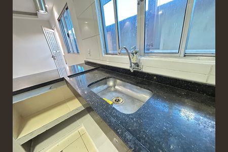 Cozinha de apartamento à venda com 2 quartos, 45m² em Piedade, Rio de Janeiro
