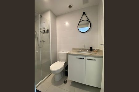 Banheiro de apartamento para alugar com 1 quarto, 39m² em Butantã, São Paulo