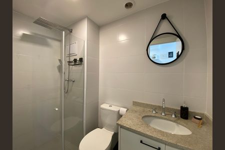 Banheiro de apartamento para alugar com 1 quarto, 39m² em Butantã, São Paulo