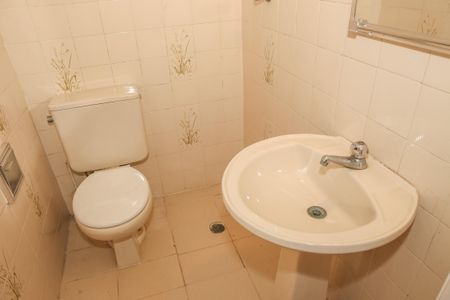 Casa à venda com 142m², 3 quartos e 2 vagasBanheiro da Suíte