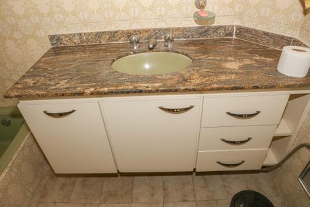 Casa à venda com 142m², 3 quartos e 2 vagasBanheiro