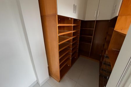 Apartamento à venda com 195m², 3 quartos e 1 vagaQuarto de Serviço