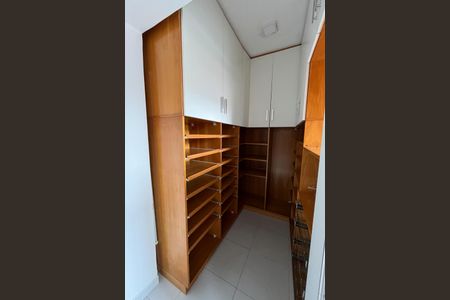 Apartamento à venda com 195m², 3 quartos e 1 vagaQuarto de Serviço