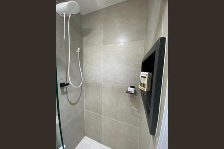 Apartamento para alugar com 74m², 2 quartos e 2 vagas Apartamento para alugar com 74m², 2 quartos e 2 vagasBanheiro
