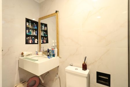 Apartamento à venda com 100m², 2 quartos e sem vagaBanheiro 