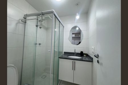 Banheiro social de kitnet/studio à venda com 1 quarto, 25m² em Santo Amaro, São Paulo