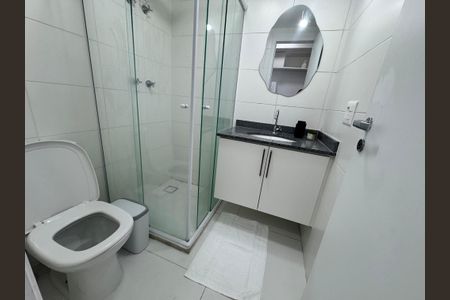 Banheiro social de kitnet/studio à venda com 1 quarto, 25m² em Santo Amaro, São Paulo