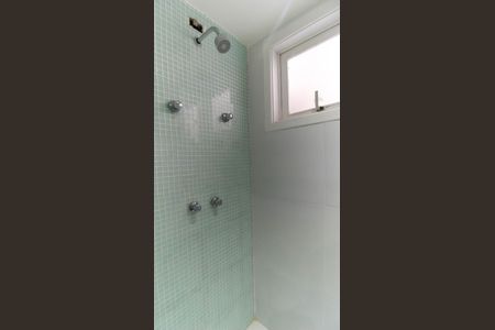 Casa de condomínio para alugar com 440m², 5 quartos e 3 vagasBanheiro da Suíte 3