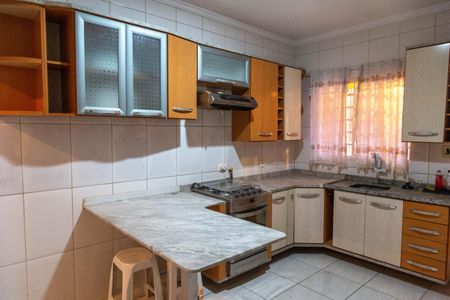 Casa à venda com 175m², 3 quartos e 3 vagas Casa à venda com 175m², 3 quartos e 3 vagasCozinha