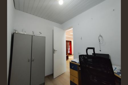 Casa à venda com 200m², 3 quartos e 2 vagas Casa à venda com 200m², 3 quartos e 2 vagasEscritório
