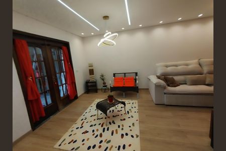 Casa à venda com 200m², 3 quartos e 2 vagas Casa à venda com 200m², 3 quartos e 2 vagasSala de Estar