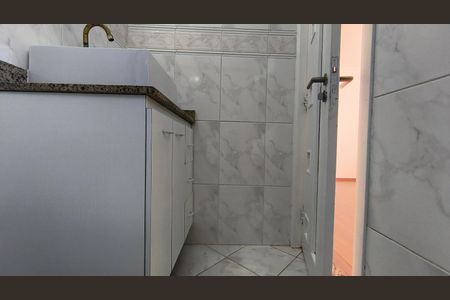 Casa à venda com 95m², 2 quartos e 2 vagas Casa à venda com 95m², 2 quartos e 2 vagasBanheiro da Suíte